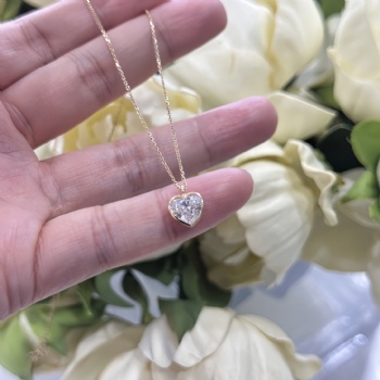 Simple Light‑Luxury 18K Gold Heart‑Shaped Lab‑Grown Diamond Pendant 1CT Love Heart Necklace Jewelry Gift for Girlfriend