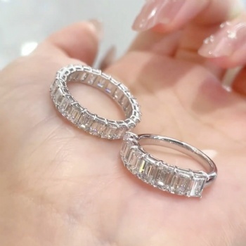 18K White Gold Eternity Band Ring Full‑Pavé Emerald‑Cut Lab‑Grown Diamond Stackable Ring Icy Sugar‑Shape Diamond Jewelry Gift for Girlfriend