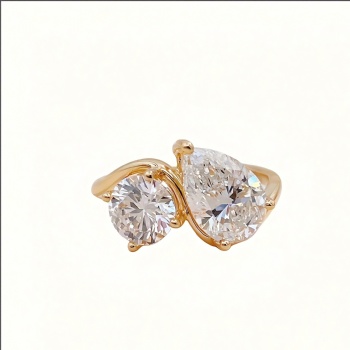 18K Gold Lab-Grown Diamond Toi et Moi Ring